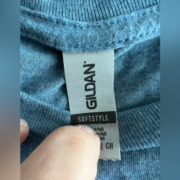 Size small Gildan soft short sleeve Tshirt. Butterfly with Let it Bethe Beatles. - Picture 3 of 4